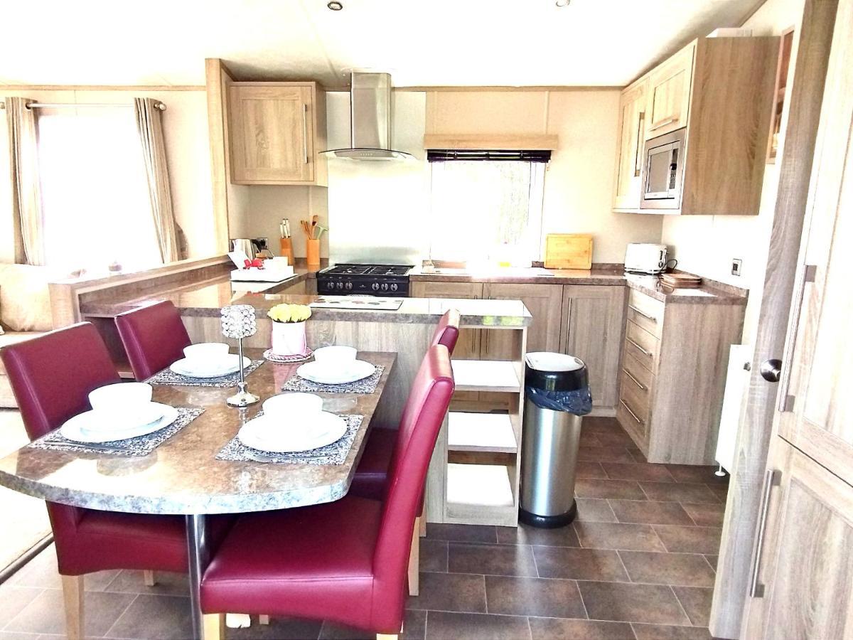 Sand Le Mere Holiday Village Caravan Hire Tunstall  Exteriör bild